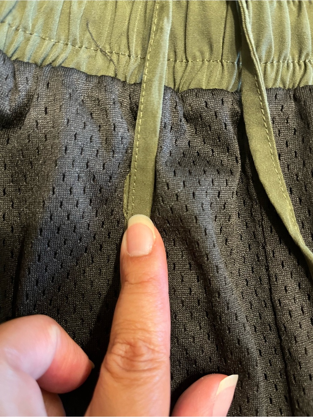 Krost Men’s Black & Olive Green Athletic Mesh Shorts - Picture 8 of 9